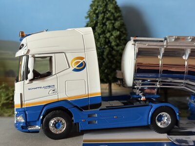 Tekno Tekno DAF XG+ with 3-axle tank trailer SCHAFFELAARBOS