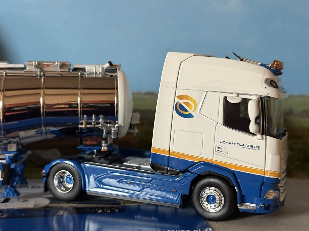 Tekno Tekno DAF XG+ with 3-axle tank trailer SCHAFFELAARBOS