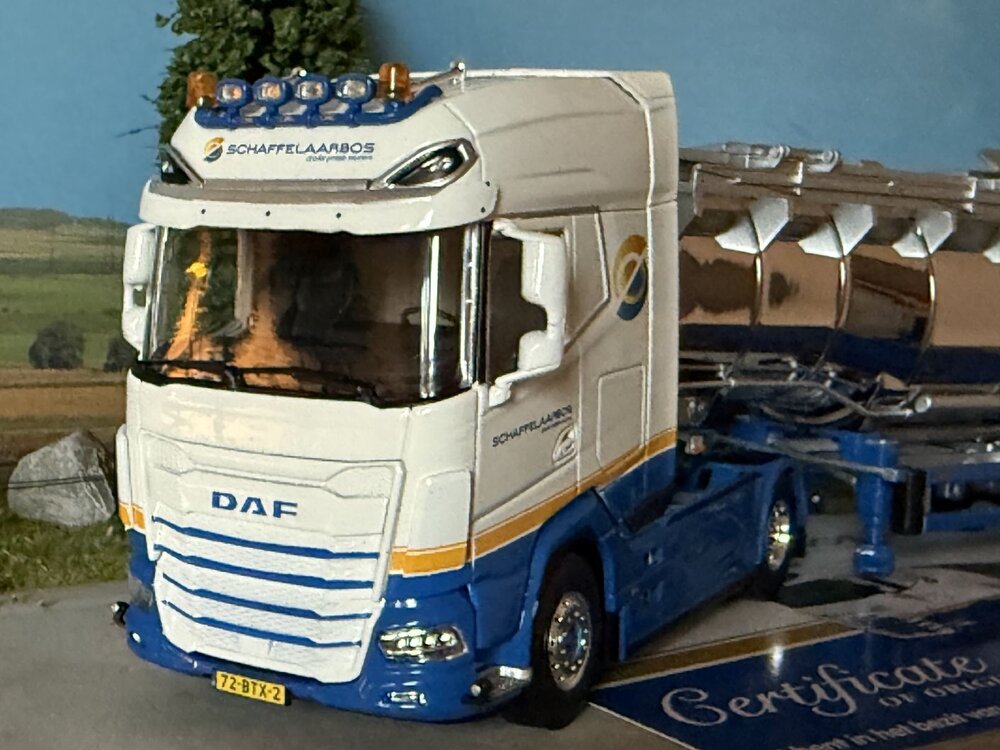 Tekno Tekno DAF XG+ met 3-assige verchroomde tankoplegger SCHAFFELAARBOS