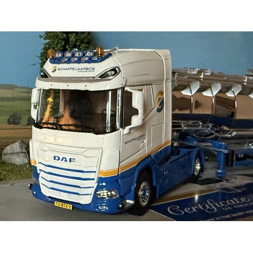 Tekno Tekno DAF XG+ met 3-assige verchroomde tankoplegger SCHAFFELAARBOS