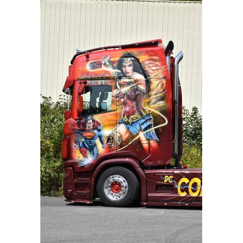 Tekno Tekno Scania Next Gen S-serie Highline BEAU D.C. COMICS