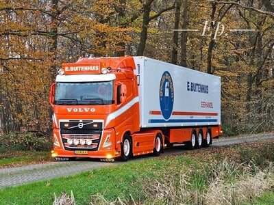 Tekno Tekno Volvo FH05 4x2 Laag dak met 3-assige gesloten oplegger E. BUITENHUIS