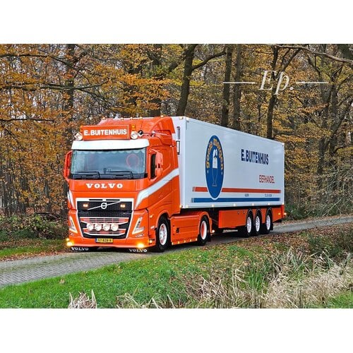 Tekno Tekno Volvo FH05 4x2 low roof with 3-axle closed trailer E. BUITENHUIS