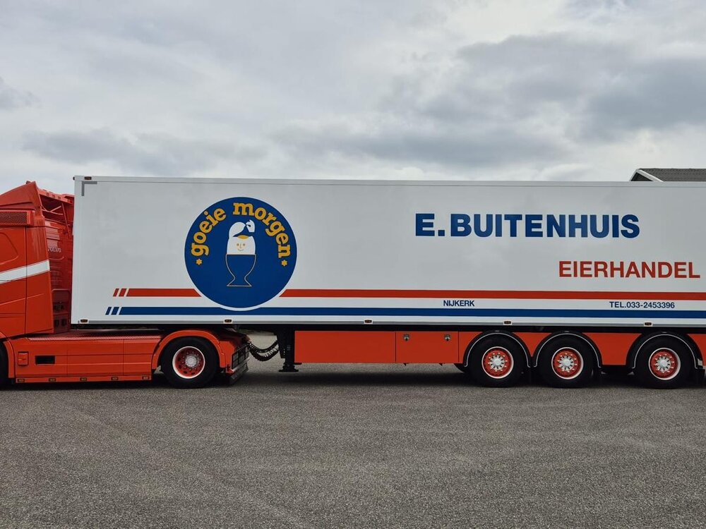 Tekno Tekno Volvo FH05 4x2 Laag dak met 3-assige gesloten oplegger E. BUITENHUIS