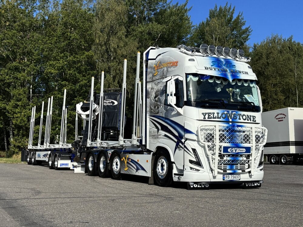 Tekno Tekno Volvo FH05 Globetrotter XL 4-axle Swedish wood combination FELLE TRANSPORT AS