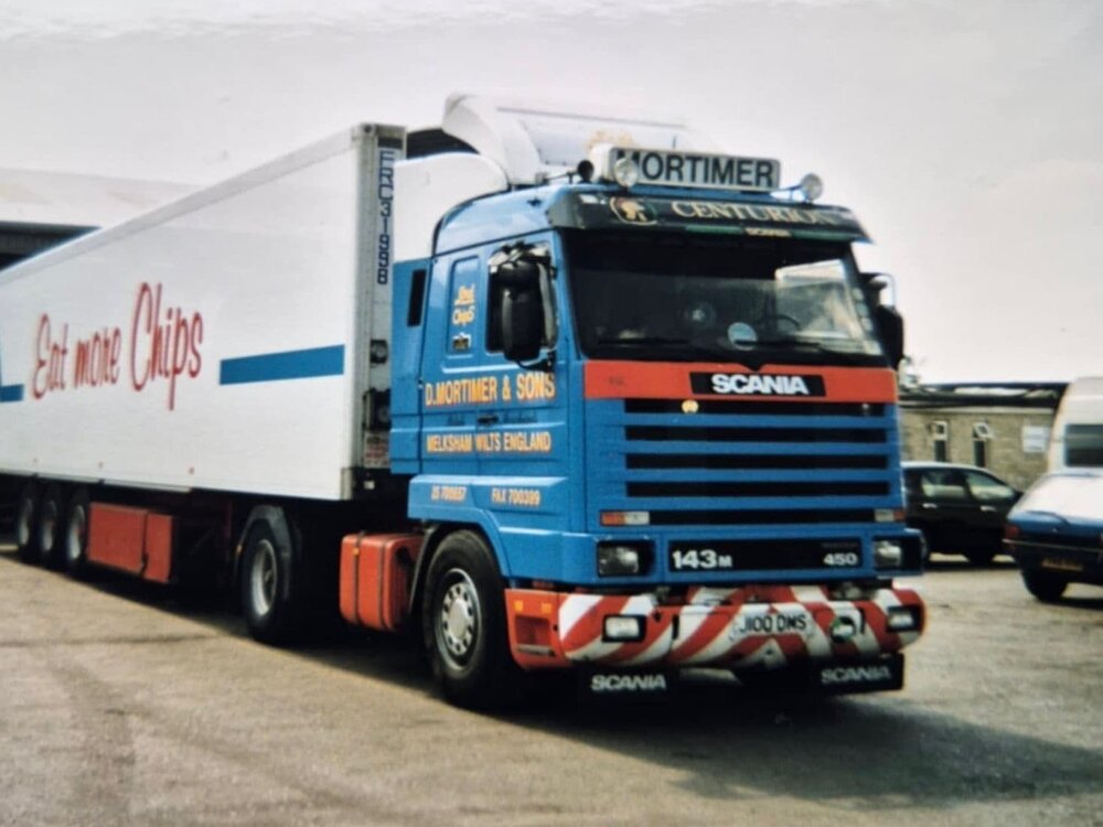 WSI WSI Scania 143M streamline 4x2 met 3-as koeloplegger D. MORTIMER & SONS ENGLAND