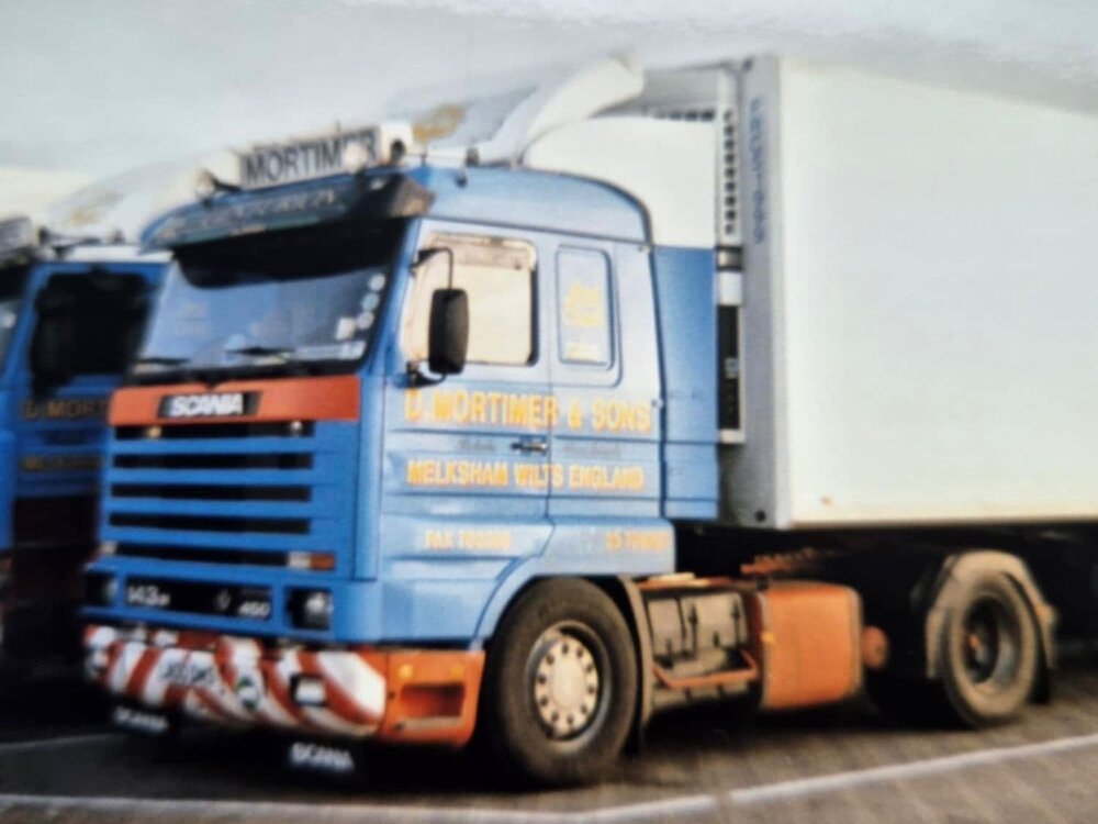 WSI WSI Scania 143M streamline 4x2 with 3-axle reefer trailer D. MORTIMER & SONS ENGLAND