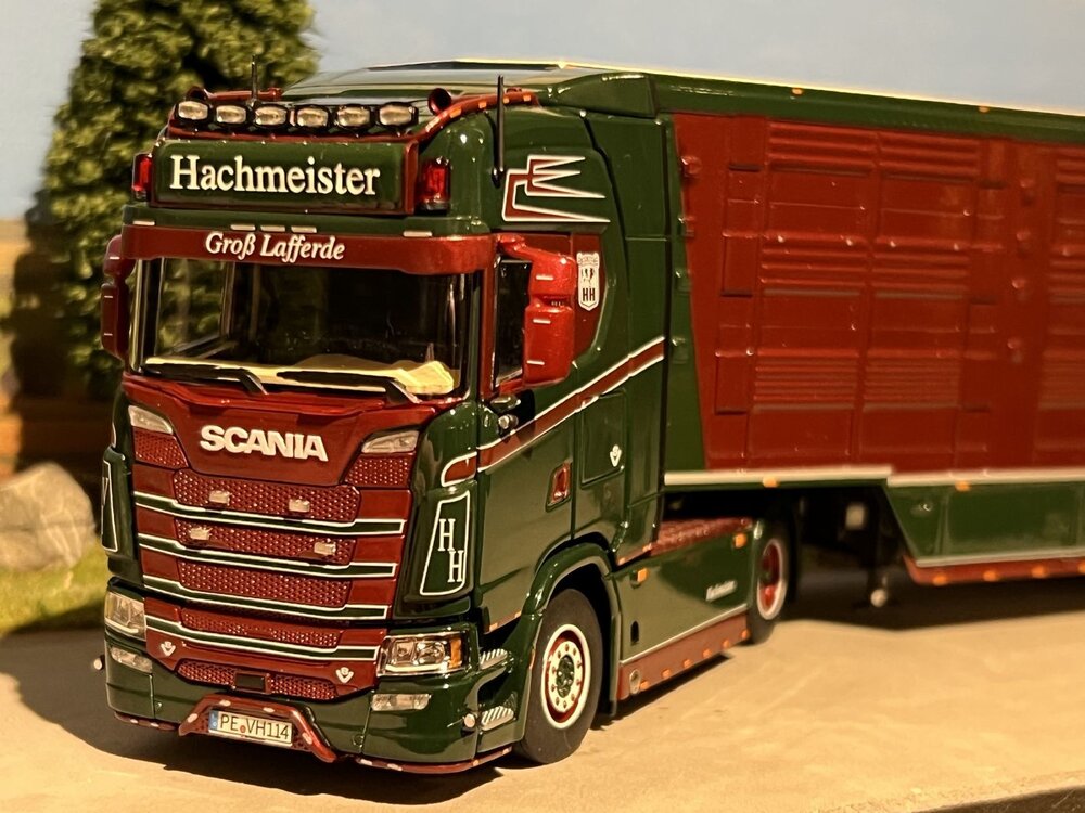 IMC IMC Scania S High roof 4x2 met veeoplegger HACHMEISTER