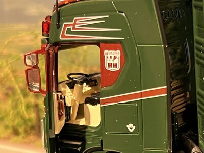 IMC IMC Scania S High roof 4x2 met veeoplegger HACHMEISTER