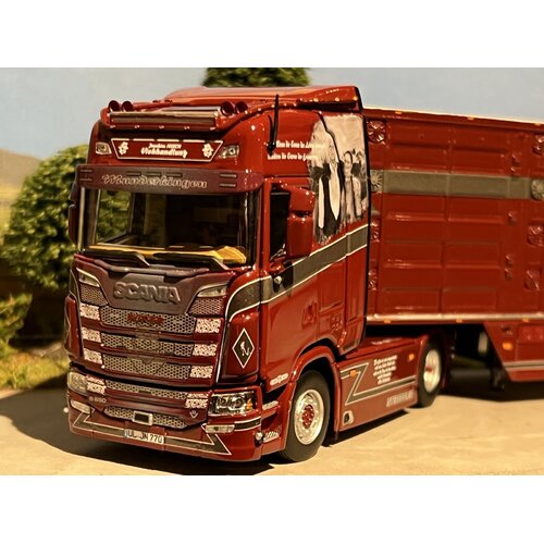 IMC IMC Scania S High roof 4x2 met veeoplegger JOACHIM NISCH