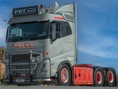 WSI WSI Volvo FH5 Sleeper Cab 6x2 PBT Belgium