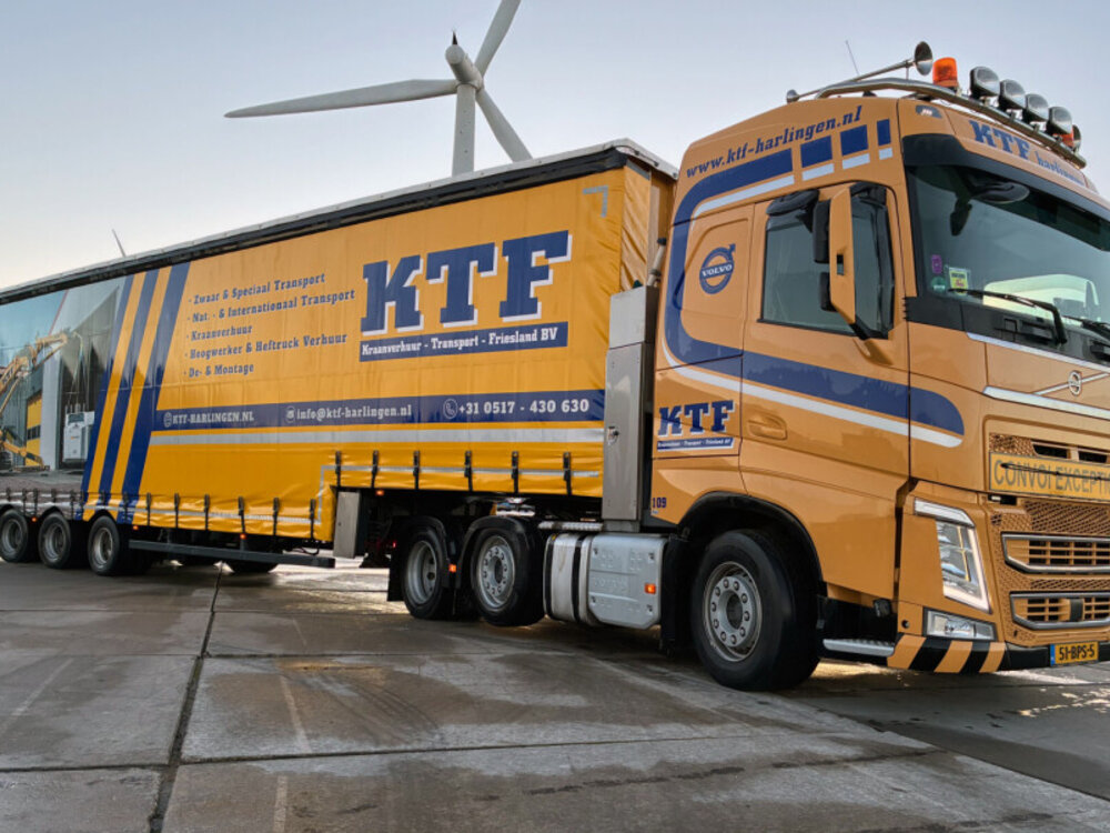 WSI WSI Volvo FH4 Globetrotter 6x2 with 3-axle semi curtainside trailer KTF HARLINGEN