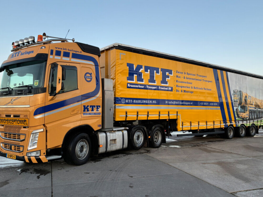 WSI WSI Volvo FH4 Globetrotter 6x2 met 3-as semi zeilenoplegger KTF HARLINGEN