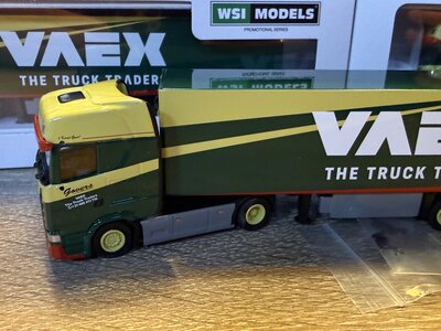 WSI WSI Schaal 1:87 Scania S Highline 4x2 + 3-axle box trailer VAEX