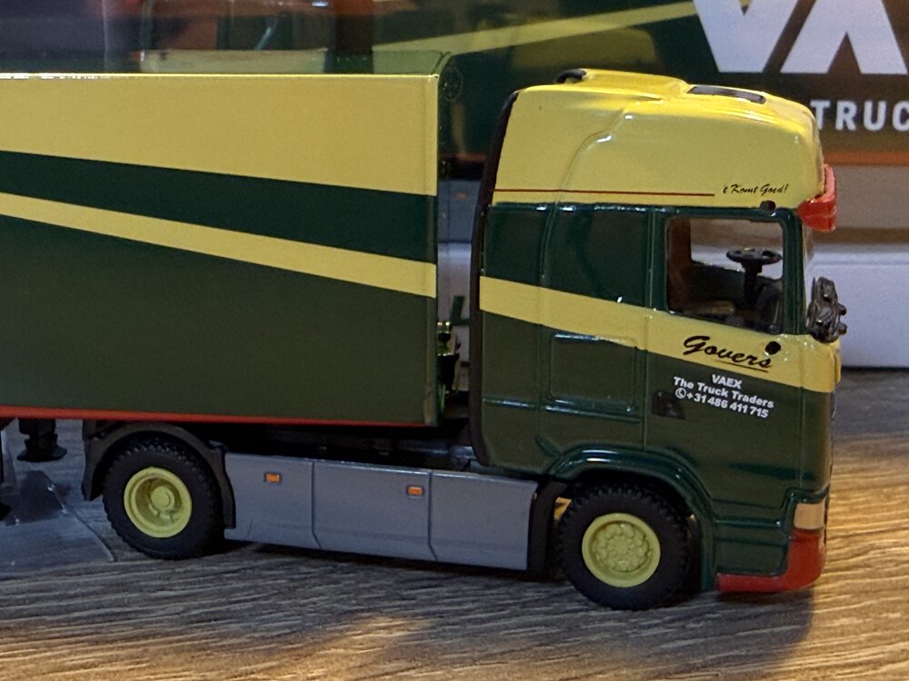 WSI WSI Schaal 1:87 Scania S Highline 4x2 + 3-axle box trailer VAEX