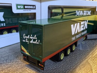 WSI WSI Schaal 1:87 Scania S Highline 4x2 + 3-axle box trailer VAEX