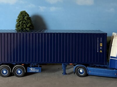 Cavallino Cavallino Volvo FH5 Glob. XL met 3-as container oplegger +40ft. SAECO container M.J. DE GROOT
