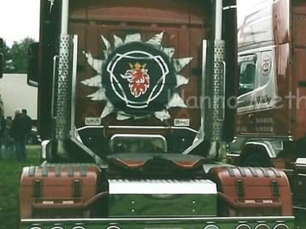 Tekno Tekno Scania 4-serie Torpedo low roof with 3-axle tautliner WILLY CEUSTERS