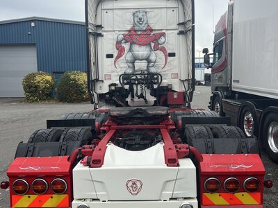 Tekno Tekno Scania R Streamline Topline 6x2 met 3-assige tautliner  SAUTER TRANSPORTE