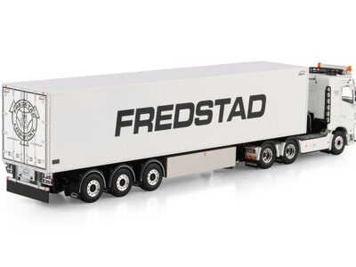 WSI WSI Volvo FH4 Sleeper cab 6x2 met 3-assige koeloplegger FREDSTAD