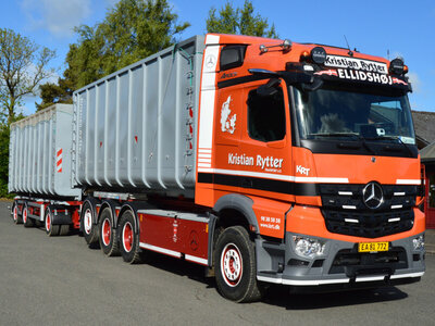 WSI WSI Mercedes-Benz Arocs MP4 Stream Space 8x4  with 7-axle riged truck with drawbar hooklift system + 2x 40m3 container KRISTIAN RYTTER