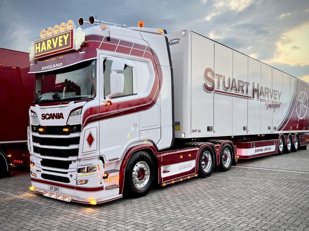 WSI WSI Scania S660 6x2 with 3-axle Ekeri box trailer STUART HARVEY Bristol UK