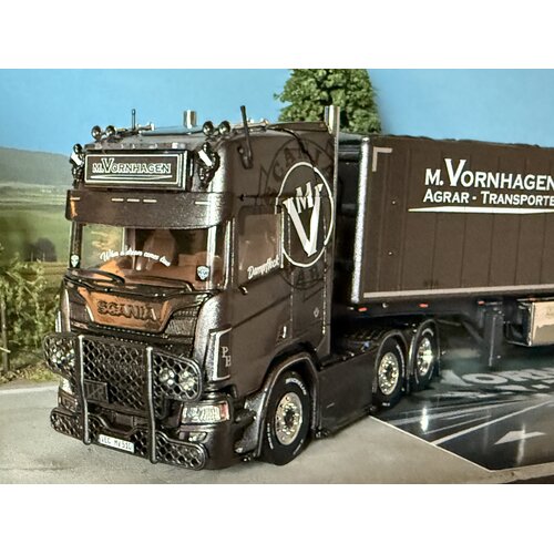 Tekno Tekno Scania Next Gen Highline 6x2 with 3-axle tipper trailer VORNHAGEN