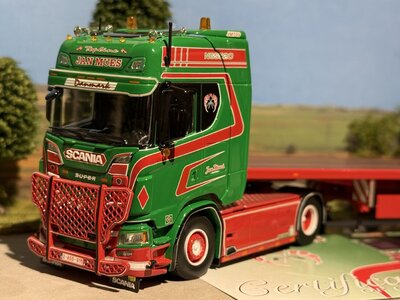 Tekno Tekno Scania Next Gen 520S Highline with 3-axle flatbed JAN MUES