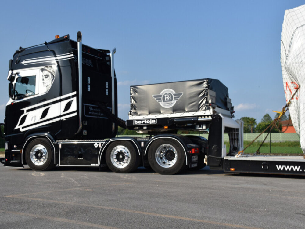 WSI WSI Scania S Highline 6x2 met 2-assige twin steer euro PX dieplader BEGHETTO