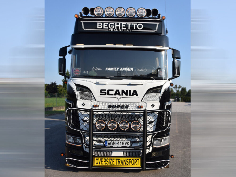 WSI WSI Scania S Highline 6x2 met 2-assige twin steer euro PX dieplader BEGHETTO