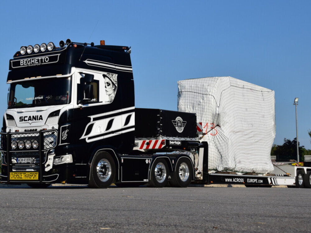 WSI WSI Scania S Highline 6x2 with 2-axle twin steer euro PX low loader BEGHETTO