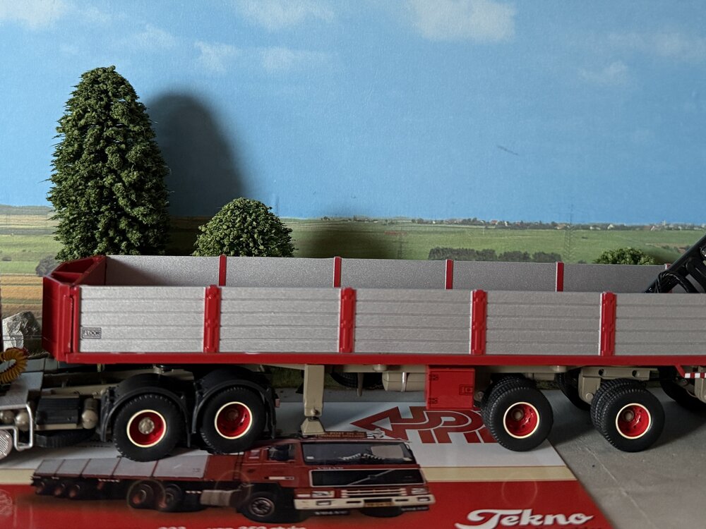 Tekno Tekno Volvo F16 6x2 trekker met 3 assige stenenoplegger H.N. POST & ZN.