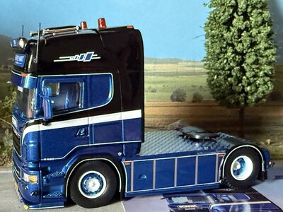 Tekno Tekno Model Set Scania R580 4x2 & Scania R580 6x2 HART TRANSPORT