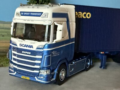 Cavallino Cavallino Scania S Highline  with 3-axle container trailer +40ft. SAECO container M.J. DE GROOT