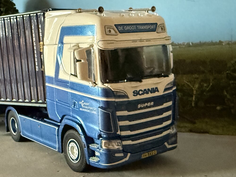 Cavallino Cavallino Scania S Highline  with 3-axle container trailer +40ft. SAECO container M.J. DE GROOT