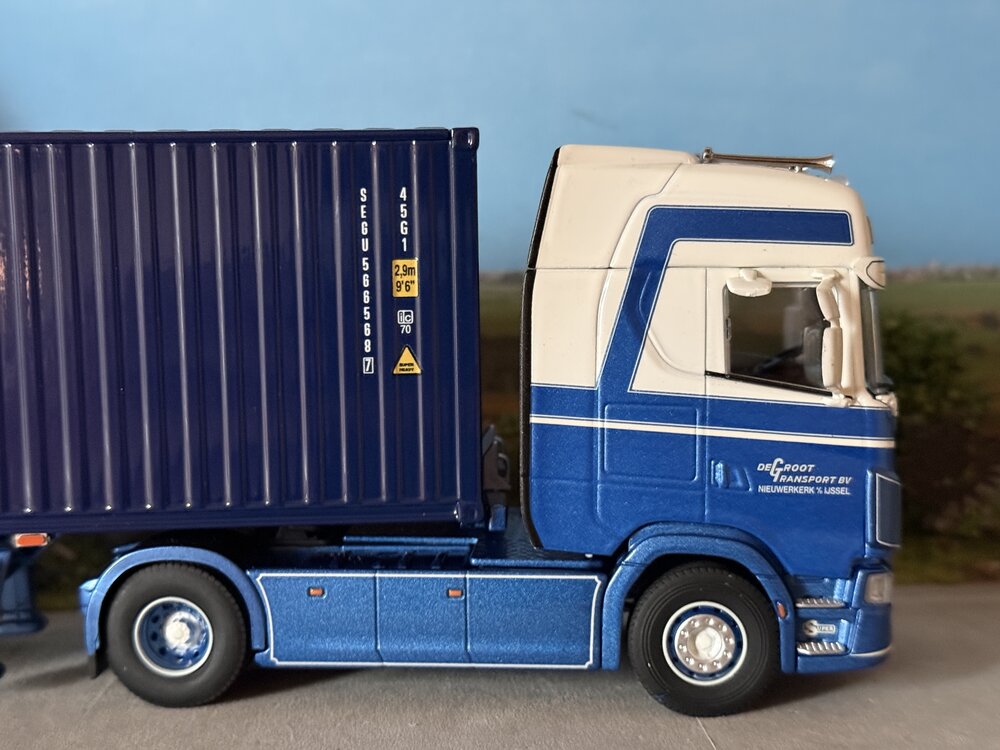 Cavallino Cavallino Scania S Highline  with 3-axle container trailer +40ft. SAECO container M.J. DE GROOT