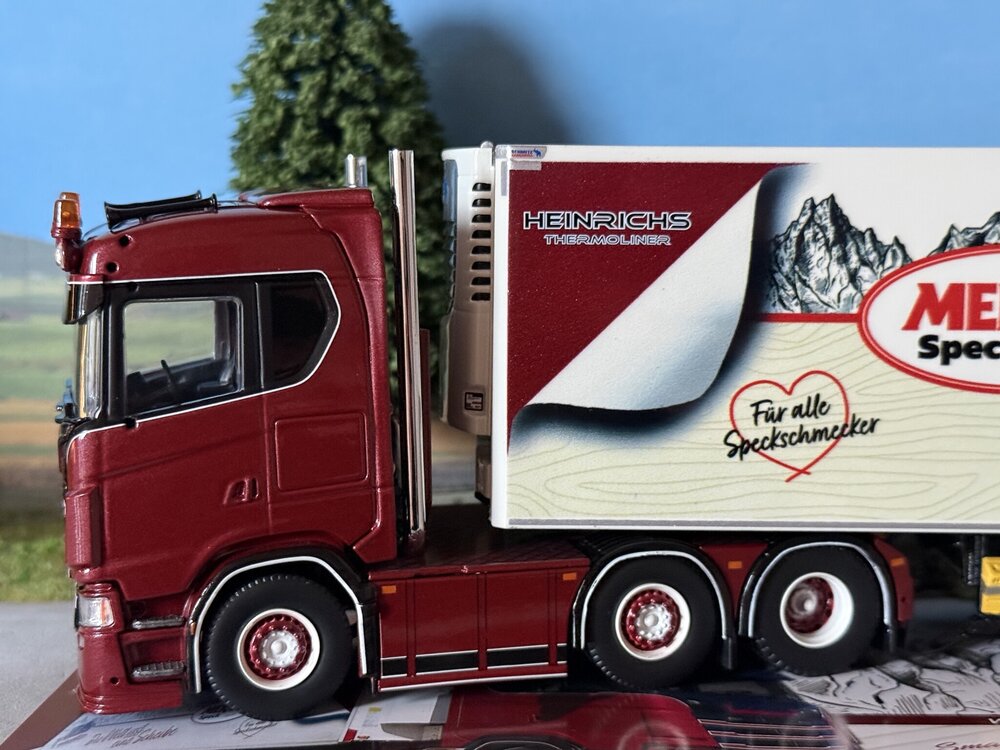 Tekno Tekno Scania S-Serie Next Gen Highline 6x2 with 3-axle reefer trailer HEINRICHS - MERANO SPECK