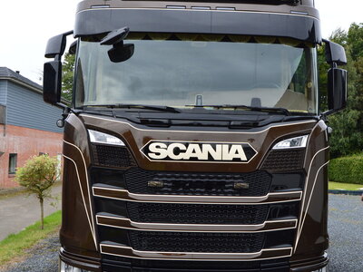 Tekno Tekno Scania Next Gen S-serie Highline riged truck wit 4-axle trailer JESPER V. SORENSEN
