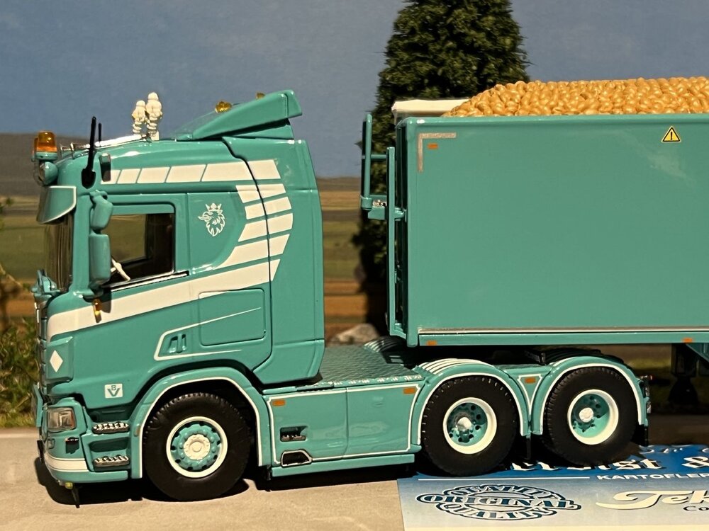 Tekno Tekno Scania Next Gen R650 Highline with potato-semitrailer + load VERBIST