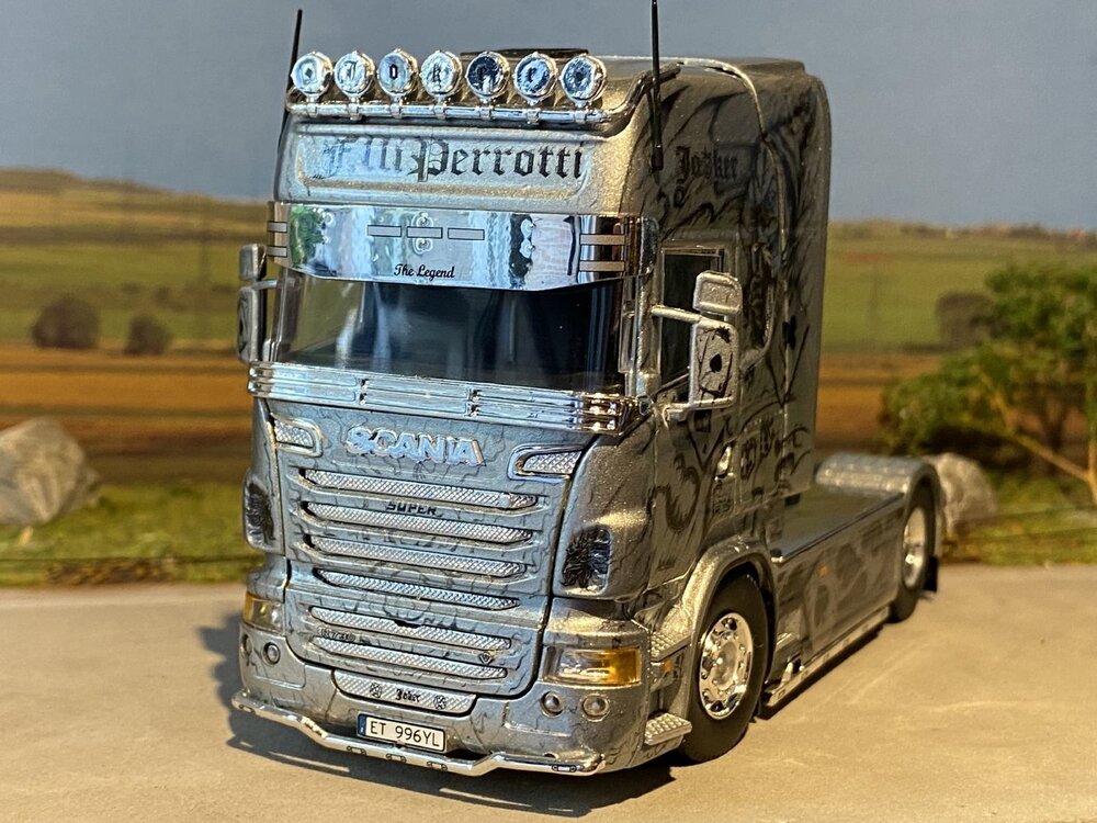 Tekno Tekno Scania R Topline 4x2 PERROTTI "The Joker"
