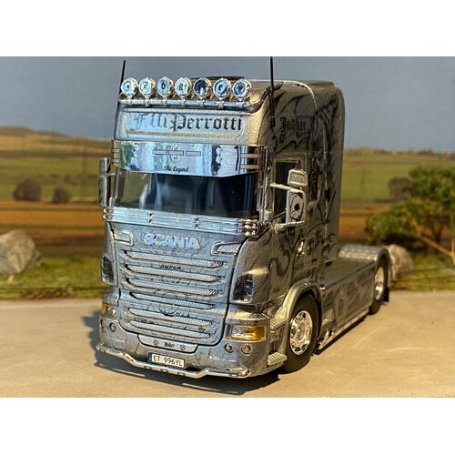 Tekno Tekno Scania R Topline 4x2 PERROTTI "The Joker"