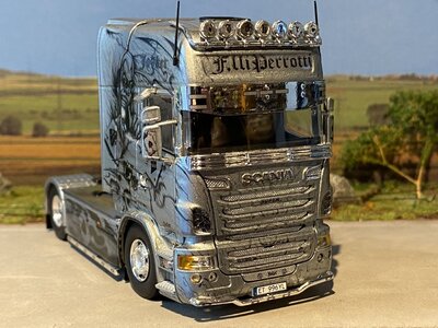 Tekno Tekno Scania R Topline 4x2 PERROTTI "The Joker"