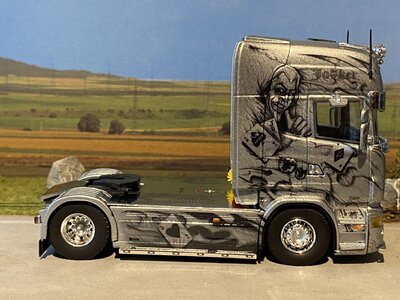 Tekno Tekno Scania R Topline 4x2 PERROTTI "The Joker"