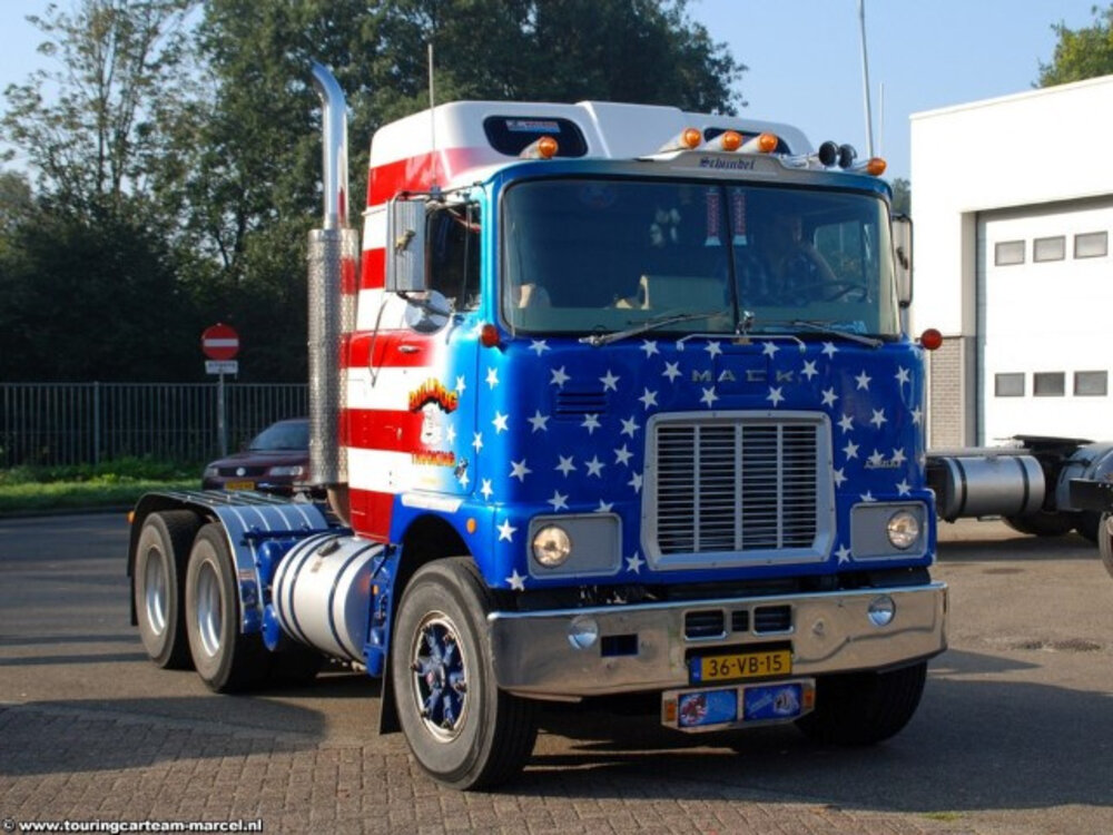 Tekno Tekno Mack F700 6x4 BULLDOG TRUCKING