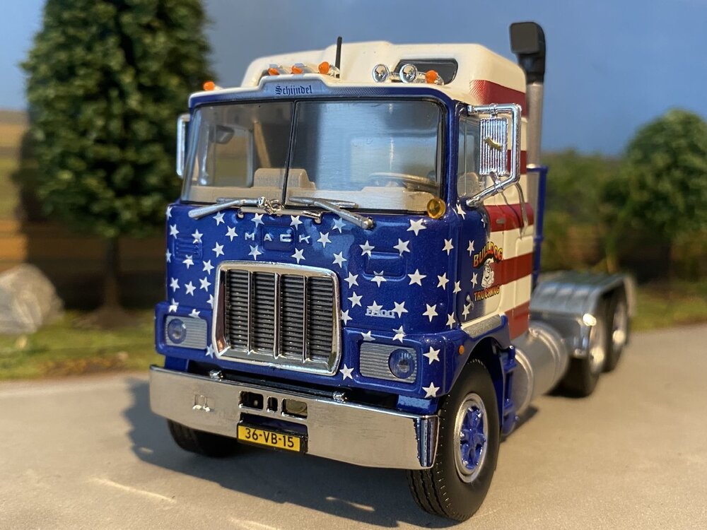 Tekno Tekno Mack F700 6x4 BULLDOG TRUCKING