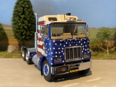 Tekno Tekno Mack F700 6x4 BULLDOG TRUCKING