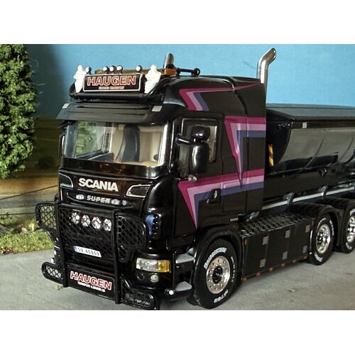 WSI WSI Scania R6 Highline 8x4 hooklift system + container HAUGEN