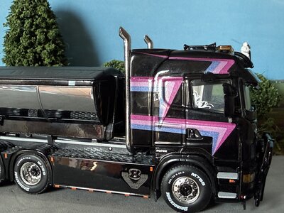 WSI WSI Scania R6 Highline 8x4 hooklift system + container HAUGEN