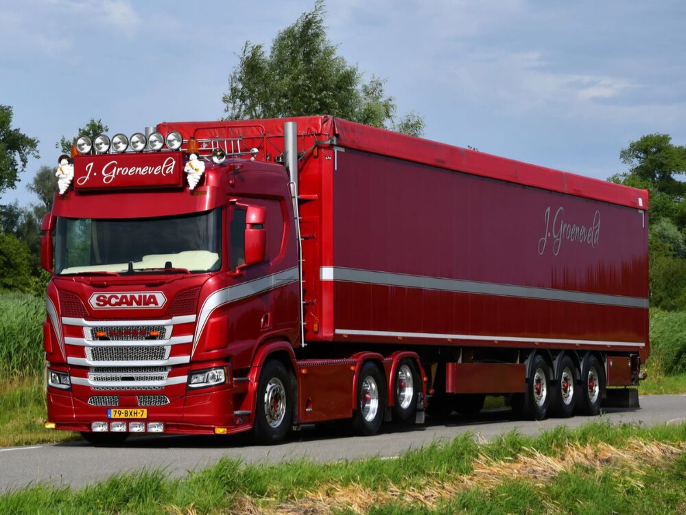 WSI WSI Scania R normal 6x2 sleepas with 3-axle volume trailer J. GROENEVELD TRANSPORT
