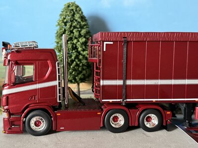 WSI WSI Scania R normal 6x2 sleepas with 3-axle volume trailer J. GROENEVELD TRANSPORT